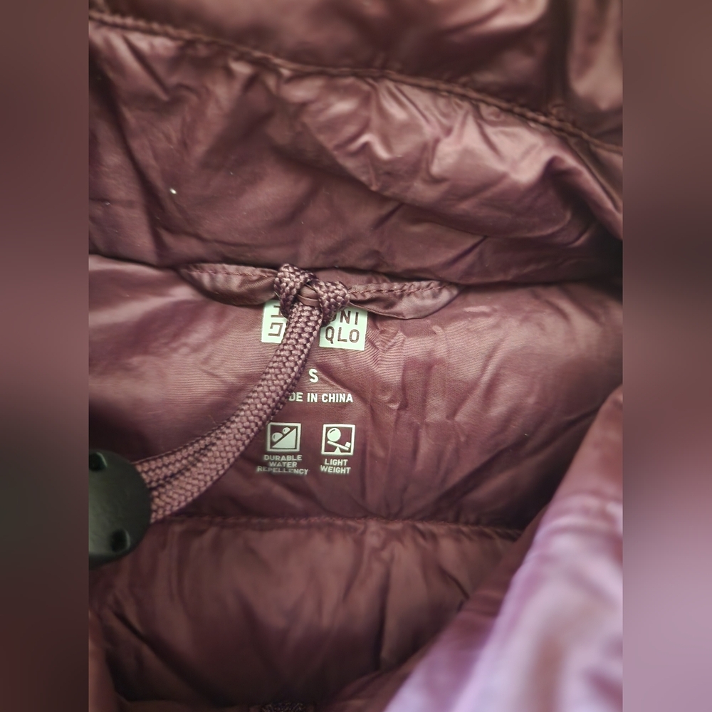 Uniqlo Packable Ultra Light Down Puffer Jacket Women S Burgundy Cherry Zip + Bag - Picture 5 of 8